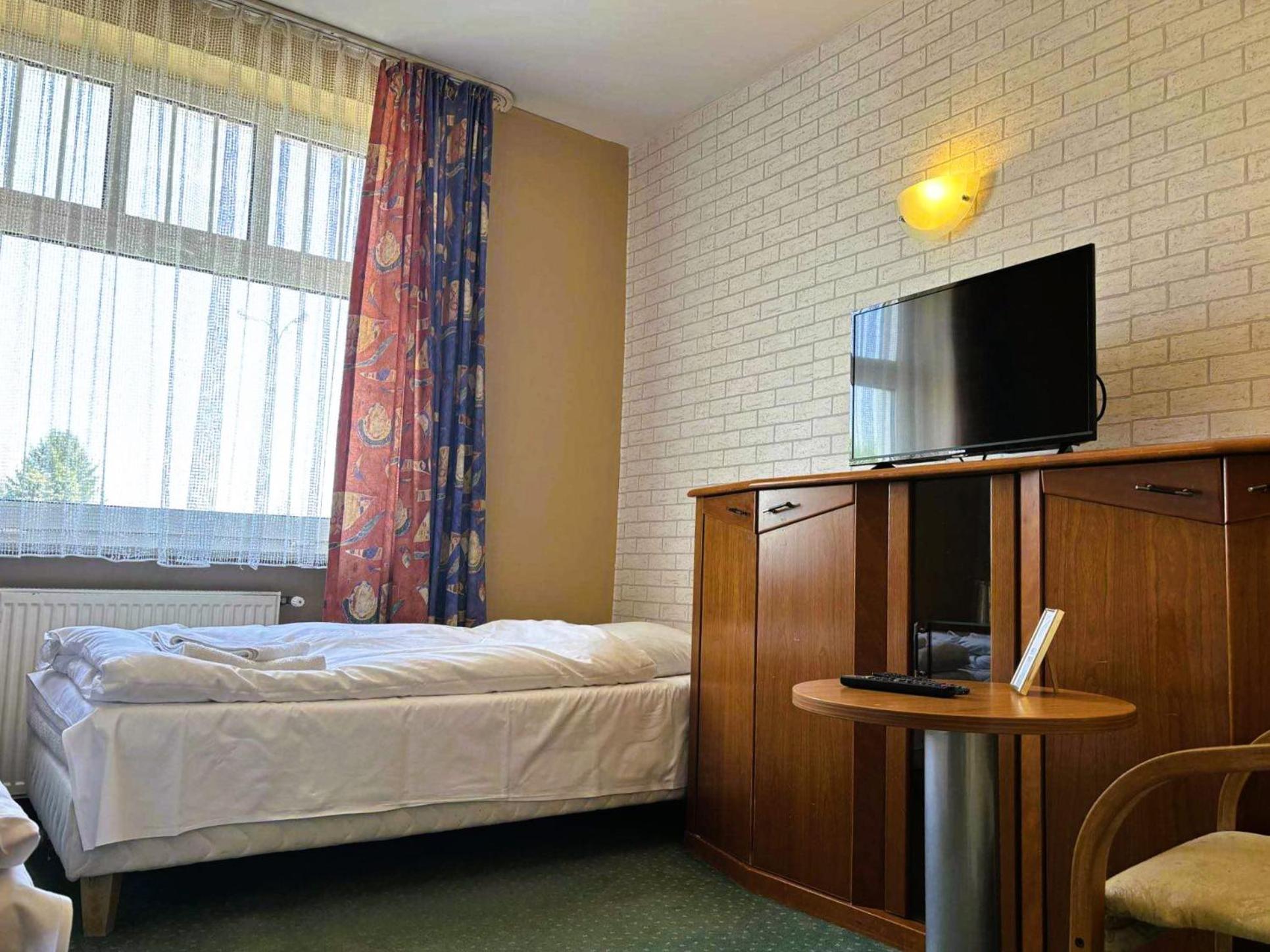 Motel Petro Torzym Exterior foto